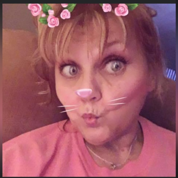 Meet your Posher, Robin - Picture 2 of 2